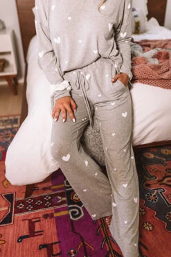 Heart Rush Pants In Grey 11 Heart Rush Pants In Grey -Chic Essence 2004243884000 2020051410424800 7fee7c69heart rush pants in grey