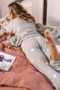 Heart Rush Pants In Grey 13 Heart Rush Pants In Grey -Chic Essence 2004243884000 2020051410425100 d8dfb7d5heart rush pants in grey