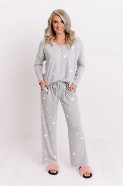 Front Page -Chic Essence 2004243884000 2021011212101000 0d50b388heart rush pants in grey