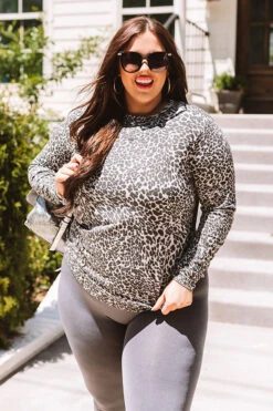 Play It Cozy Leopard Sweatshirt Curves 15 Play It Cozy Leopard Sweatshirt Curves -Chic Essence 2004297846000 2020051807262500 7e8bd0a9play it cozy leopard sweatshirt