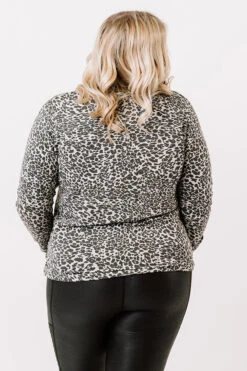 Play It Cozy Leopard Sweatshirt Curves 12 Play It Cozy Leopard Sweatshirt Curves -Chic Essence 2004297846000 2020121708081300 0ea10b96play it cozy leopard sweatshirt