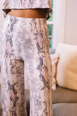 Dates And DMs Snake Print Pants -Chic Essence 2005116343000 2020060112575100 4397fd52dates and dms snake print pants