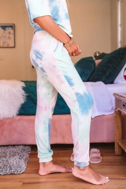 Lounge Around Tie Dye Joggers -Chic Essence 2005194123000 2020061621002100 3ddebb29lounge around tie dye joggers