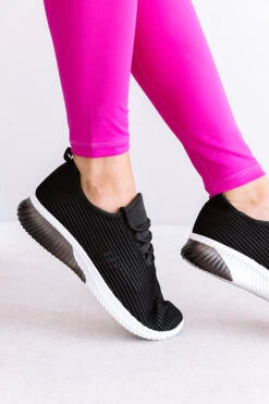 The Tuesday Sneaker In Black -Chic Essence 2007069421000 2020080312060400 6a3c0735the tuesday sneaker in black