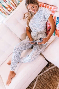 Cuddles And Cozy Leopard Knit Joggers 11 Cuddles And Cozy Leopard Knit Joggers -Chic Essence 2007104973001 2020073113343000 ef34df1fcuddles and cozy leopard knit joggers