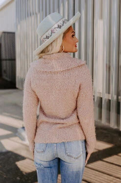 Mochas In The Mountains Knit Sweater 11 Mochas In The Mountains Knit Sweater -Chic Essence 2008046646000 2022102320194800 319a86c5mochas in the mountains knit sweater