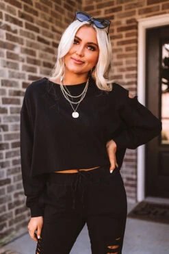 A Little Chilly Crop Sweatshirt In Black -Chic Essence 2008103196000 2020090218485400 e9fcaeaaa little chilly crop sweatshirt in black