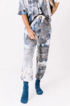 Cozy Mornings Tie Dye Joggers In Navy