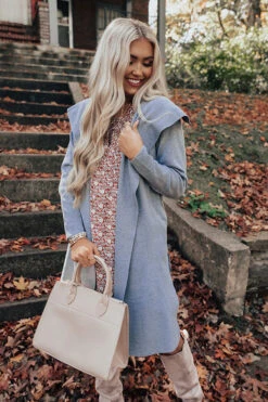 Hiding Out Light Weight Coat In Grey 25 Hiding Out Light Weight Coat In Grey -Chic Essence 2010135902000 2020110308145100 1ca63872hiding out light weight coat in grey