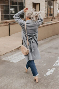 Hiding Out Light Weight Coat In Grey 19 Hiding Out Light Weight Coat In Grey -Chic Essence 2010135902000 2022012021105800 420a62achiding out light weight coat in grey