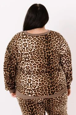 Movie Marathon Leopard Sweatshirt Curves 11 Movie Marathon Leopard Sweatshirt Curves -Chic Essence 2010154512000 2020111214161300 85ae0378movie marathon leopard sweatshirt