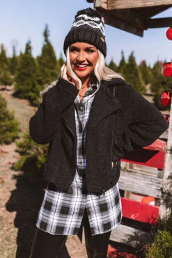 NYC Wardrobe Sherpa Jacket In Black