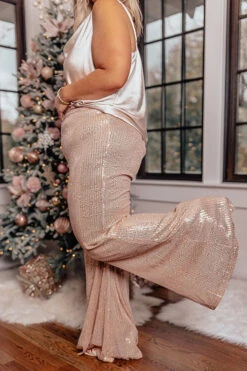Dainty Glam Sequin High Waist Flare In Gold Curves 21 Dainty Glam Sequin High Waist Flare In Gold Curves -Chic Essence 2011129457000 2021112310024800 64625d31dainty glam sequin high waist flare in gold curves