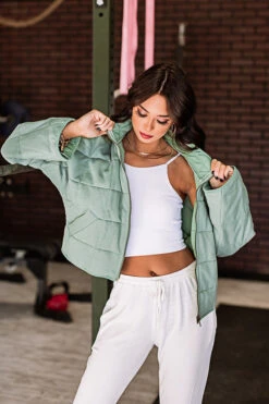 Blizzard On Broadway Jacket In Pear 12 Blizzard On Broadway Jacket In Pear -Chic Essence 2011191469000 2020121412185500 f780f5d3blizzard on broadway jacket in pear