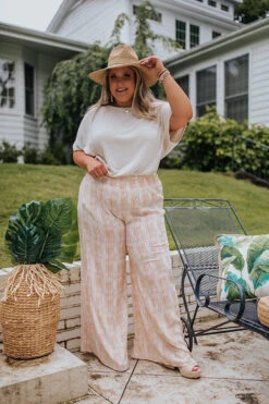 Malibu Cruise Stripe Pants In Peach Curves -Chic Essence 2105205441000 2021060810325700 0768319amalibu cruise stripe pants in peach