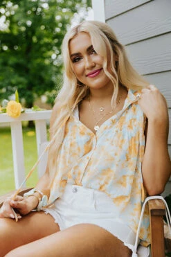 You Deserve Flowers Shift Top -Chic Essence 2106256406000 2021071210191900 22cf640ayou deserve flowers shift top