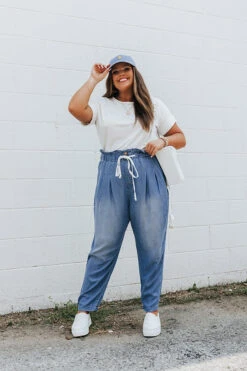 Daybreak Dreamer Chambray Pants In Medium Wash Curves