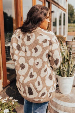 Cozy Trail Knit Sweater In Mocha Curves -Chic Essence 2107163235000 2021081015502300 db0a673dcozy trail knit sweater in mocha