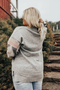 Montana On My Mind Sweater In Grey Curves -Chic Essence 2107298182000 2021081009284600 0b4bfddcmontana on my mind sweater in grey