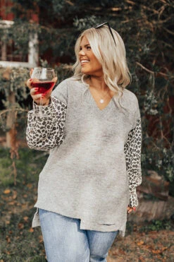 Chestnut Chill Sweater In Grey Curves