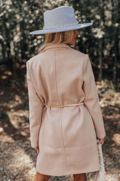 Maple Sugar Kisses Coat In Rose Quartz -Chic Essence 2108098824000 2021092215292400 a5334240maple sugar kisses coat in rose quartz