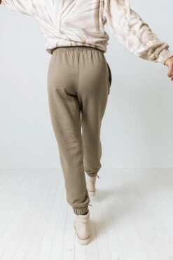 Down Time Joggers In Light Sage 9 Down Time Joggers In Light Sage -Chic Essence 2108204228000 2021090915430500 6d27f78ddown time joggers in light sage