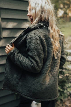 Fond Memories Sherpa Jacket In Olive -Chic Essence 2108207995000 2021083110395400 c7bc2968fond memories sherpa jacket in olive