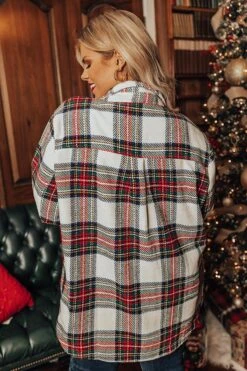 Winter Rush Plaid Jacket Curves -Chic Essence 2108246438000 2022102810282300 721cf539winter rush plaid jacket curves