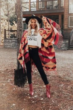 Escape To The Mountains Poncho In Red -Chic Essence 2108252970000 2021093009181500 404192b2escape to the mountains poncho in red