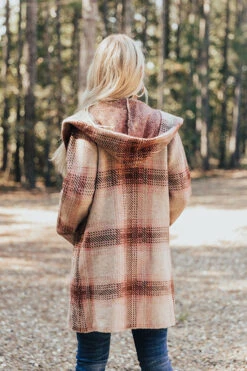 Autumn Woods Plaid Coat In Blush -Chic Essence 2108309552000 2021092309142400 346d3449autumn woods plaid coat in blush