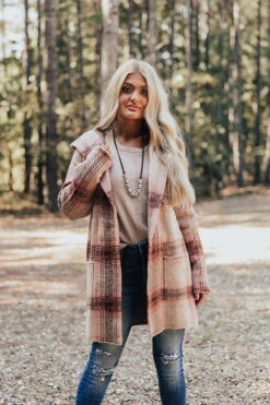 Autumn Woods Plaid Coat In Blush -Chic Essence 2108309552000 2021092309142400 f2420e10autumn woods plaid coat in blush
