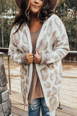 Northern Chill Leopard Cardigan In Ivory Curves -Chic Essence 2109022532000 2021092809513500 b8234815northern chill leopard cardigan in ivory curves