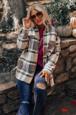 Ski Village Plaid Jacket 12 Ski Village Plaid Jacket -Chic Essence 2109031693000 2022090708475800 20db10bdski village plaid jacket