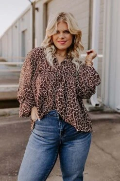 The Ivee Floral Babydoll Top In Chocolate Curves -Chic Essence 2109034819000 2022102511582800 47ed93bethe ivee floral babydoll top in chocolate curves