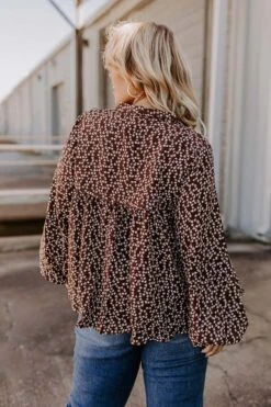 The Ivee Floral Babydoll Top In Chocolate Curves -Chic Essence 2109034819000 2022102511582900 dae8632ethe ivee floral babydoll top in chocolate curves