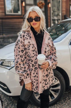 Good Outfit Day Corduroy Leopard Jacket In Blush -Chic Essence 2109037008000 2021092113382800 9454781abibi express sample 6