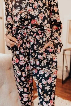Ready To Wind Down Floral Pants In Black 11 Ready To Wind Down Floral Pants In Black -Chic Essence 2109134120000 2021102008504200 b2daed6cready to wind down floral pants in black