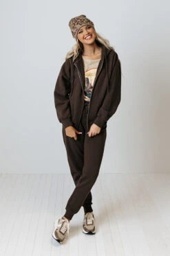 Count On You Joggers In Chestnut