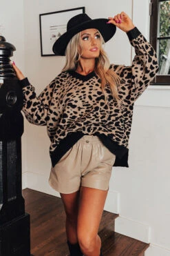 Cozy Reputation Leopard Sweater -Chic Essence 2109224301000 2021102115153600 d99cea4ecozy reputation leopard sweater