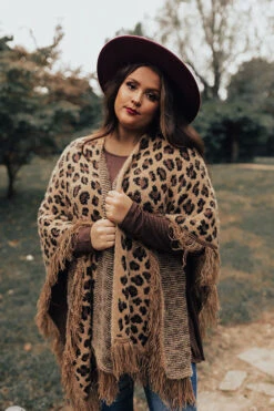 Salted Caramel Latte Poncho Curves -Chic Essence 2110127532000 2021110415433400 db72f06esalted caramel latte poncho curves