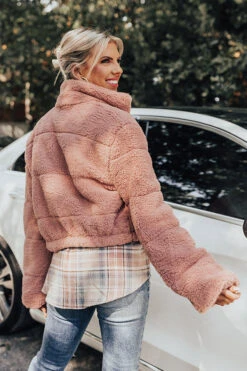 Aspen Slopes Sherpa Jacket 20 Aspen Slopes Sherpa Jacket -Chic Essence 2112136176000 2022100313420300 4d9caf32aspen slopes sherpa jacket