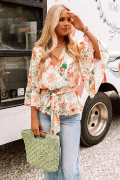 Flirty And Sweet Floral Top -Chic Essence 2201113158000 2022030710295100 1e97e565flirty and sweet floral top