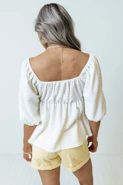 On My Way To You Top In White 15 On My Way To You Top In White -Chic Essence 2202223081000 2022031714195600 09665e16on my way to you top in white