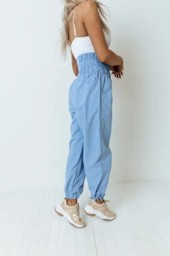 The Huxley High Waist Windbreaker Pants In Airy Blue -Chic Essence 2203017834000 2022032413311400 4790c28dthe huxley high waist windbreaker pants in airy blue