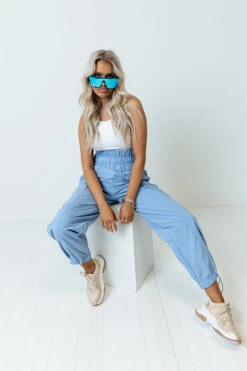 The Huxley High Waist Windbreaker Pants In Airy Blue -Chic Essence 2203017834000 2022032413311400 822f6a39the huxley high waist windbreaker pants in airy blue