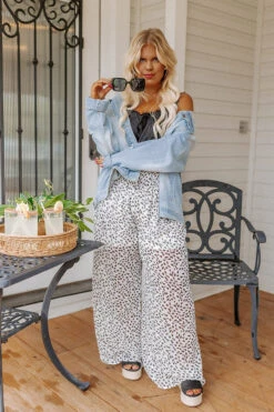 Boat Weekend High Waist Pants In White Curves -Chic Essence 2203039993000 2022040414283200 18c5d5fcboat weekend high waist pants in white curves