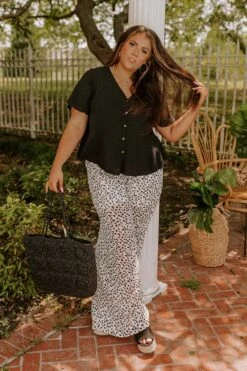 Boat Weekend High Waist Pants In White Curves -Chic Essence 2203039993000 2022051613430400 bb9add7bboat weekend high waist pants in white curves