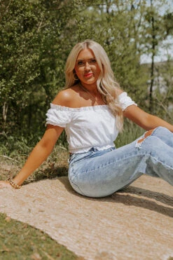 Falling Head Over Heels Eyelet Top -Chic Essence 2204223638000 2022050311120200 05a22456style melody express sample 8