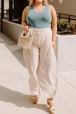 Summer In Malibu Pleated Pants In Cream Curves -Chic Essence 2204251950000 2023033009243400 cbde8099summer in malibu pleated pants in cream curves