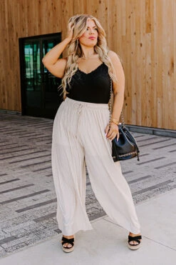 Summer In Malibu Pleated Pants In Cream Curves -Chic Essence 2204251950000 2023050815321200 971d98f2summer in malibu pleated pants in cream curves